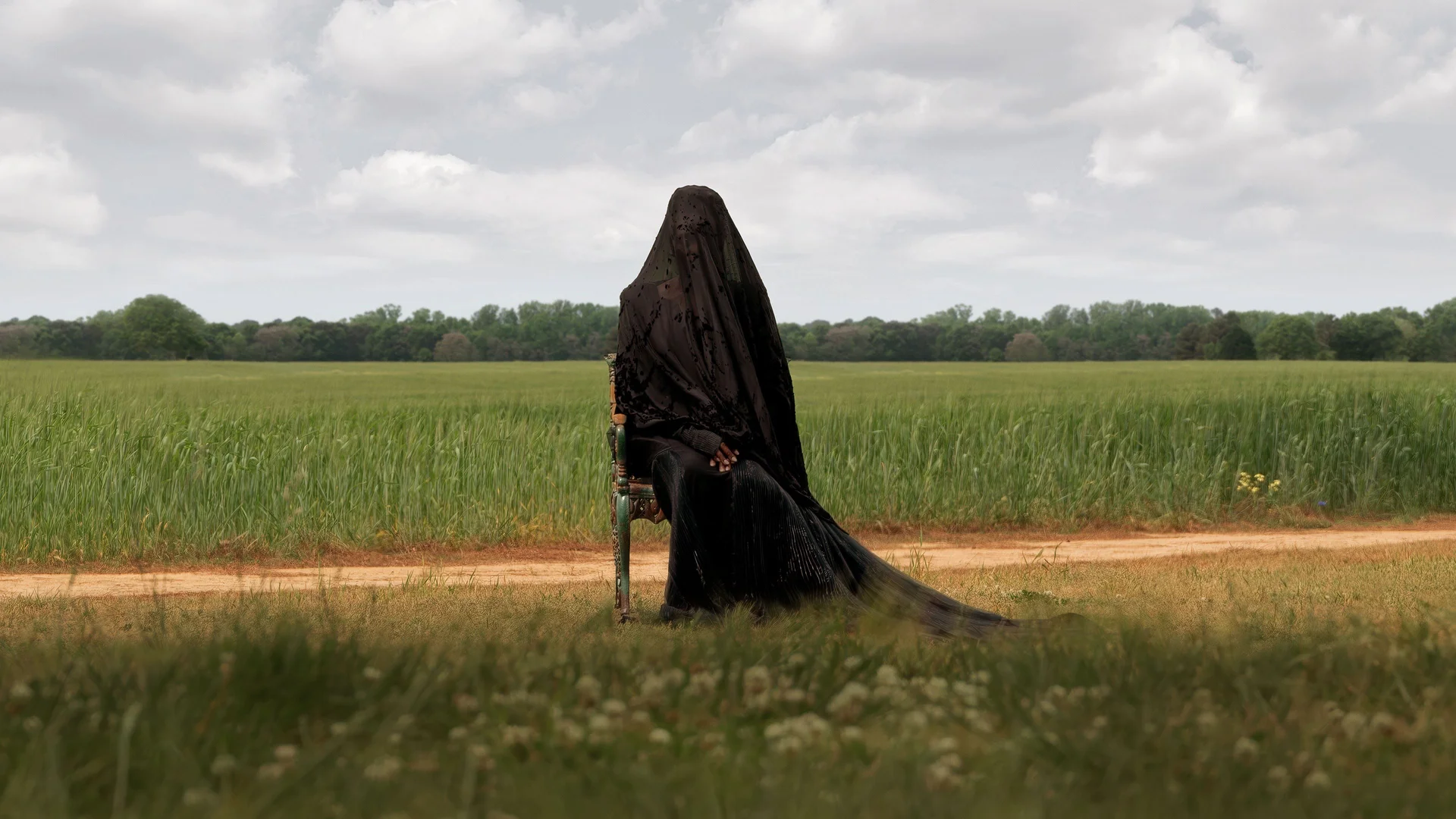 La mujer de las sombras