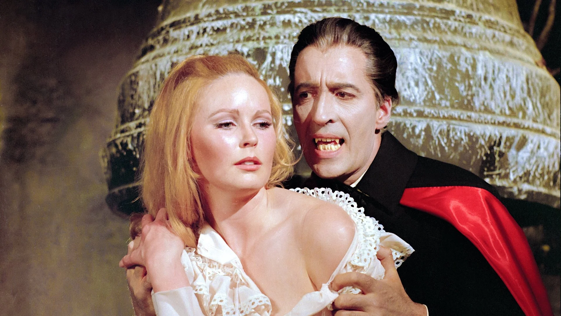 Drácula vuelve de la tumba