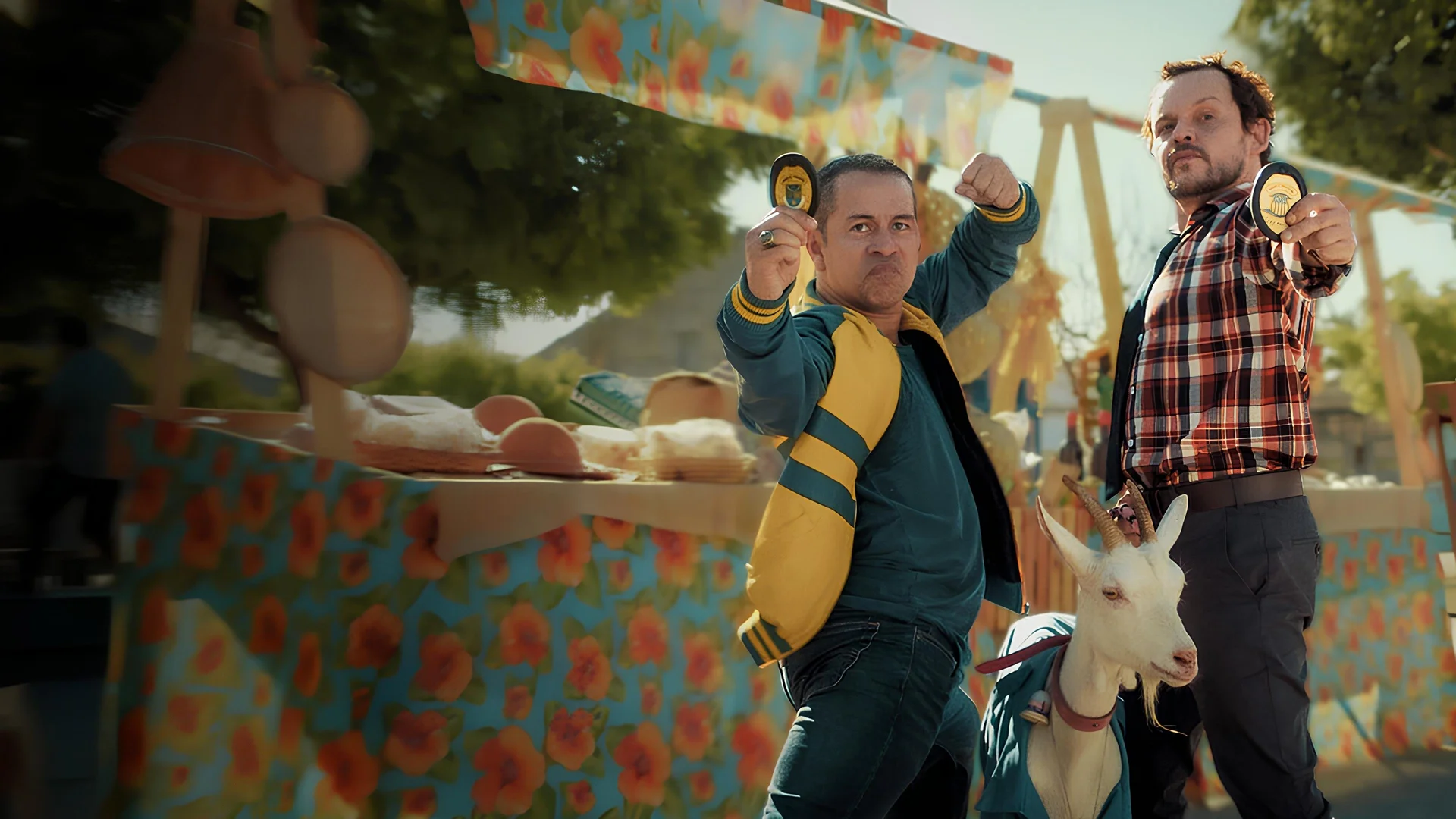 Más locos que una cabra